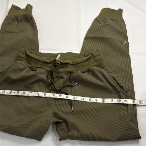 Green Elastic Waist Joggers with Cuffed Ankles - Picture 5 of 6